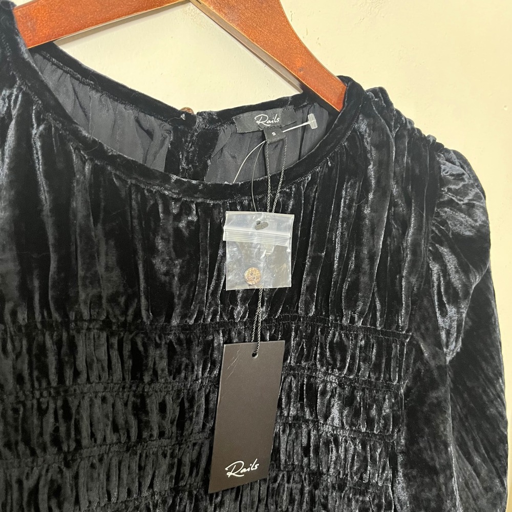 Rails Rosie Smocked Top New Women's Small Black Velvet Date Night Party Chic - Picture 7 of 10
